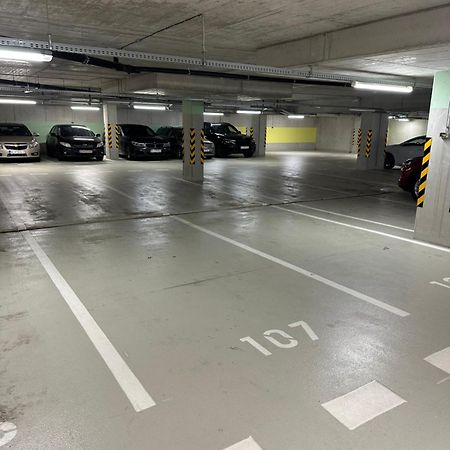 Ein Park Apartment With Free Parking براتسيلافا المظهر الخارجي الصورة