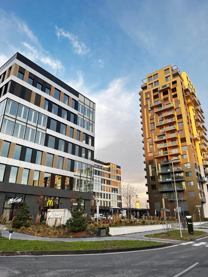 Ein Park Apartment With Free Parking براتسيلافا المظهر الخارجي الصورة